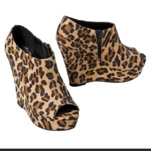 Leopard Peep Toe Wdges